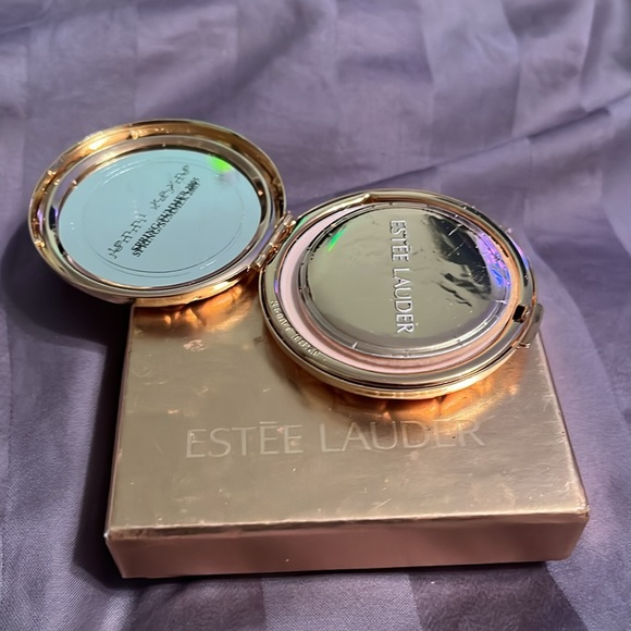 Estée Lauder powder compact - Picture 4 of 6